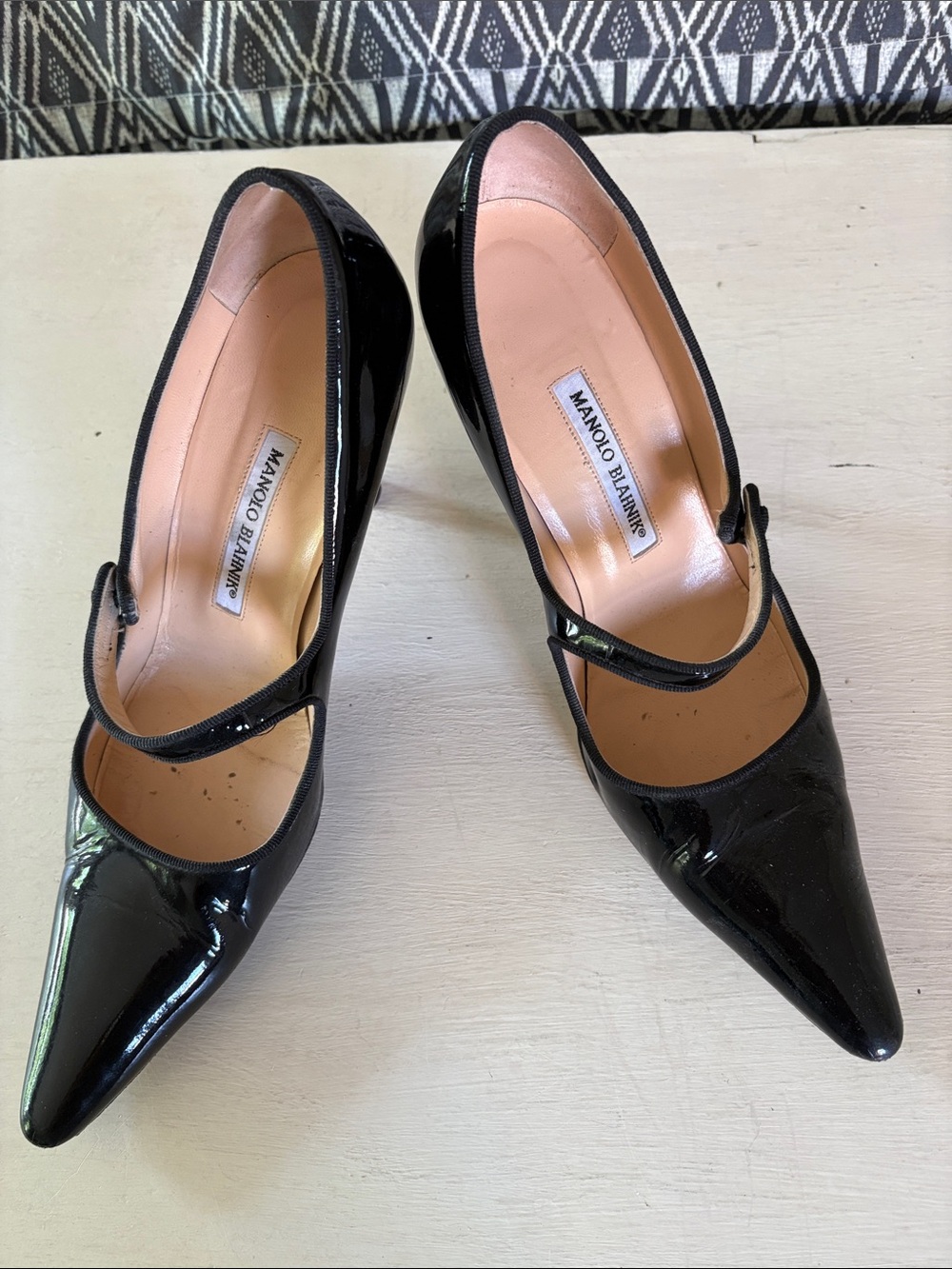 Manolo Blahnik Black Patent Mary Jane Pointed Pumps with Strap Sz 40.5/9.5-10